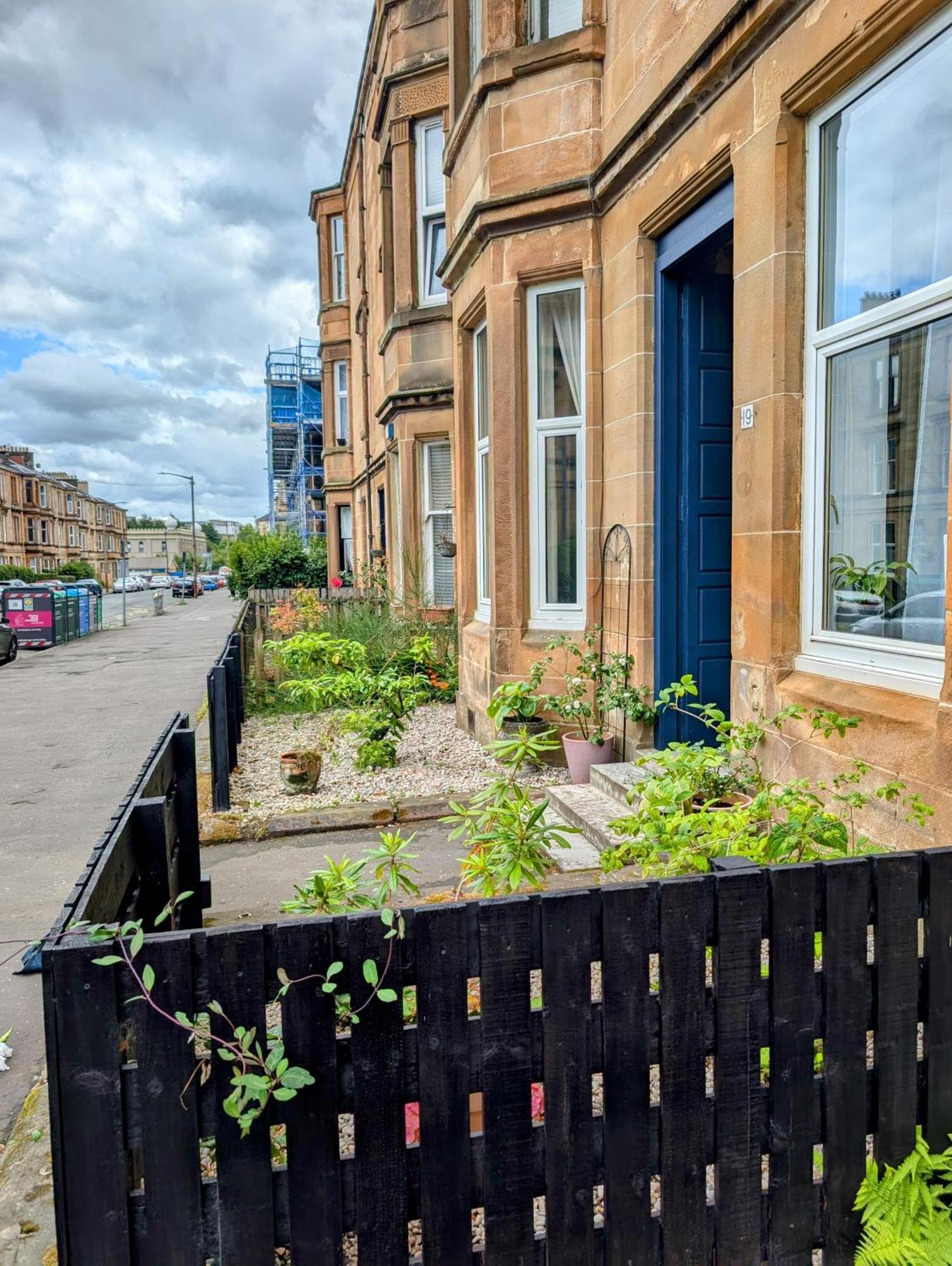 Victorian Apartment In Pollokshields Glasgow Exterior photo